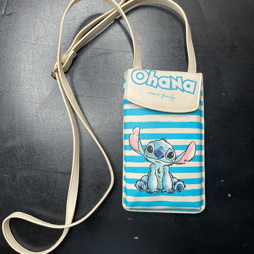 Danielle Nicole Disney Stitch Ohana Tech Crossbody Bag Purse